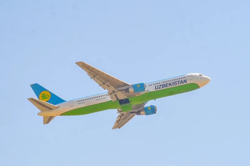 Uzbekistan Airways Boeing 767 samolyoti parvozda
