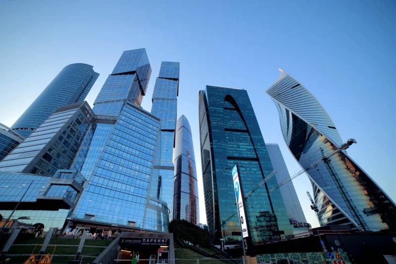 Современные небоскребы Московского городского района