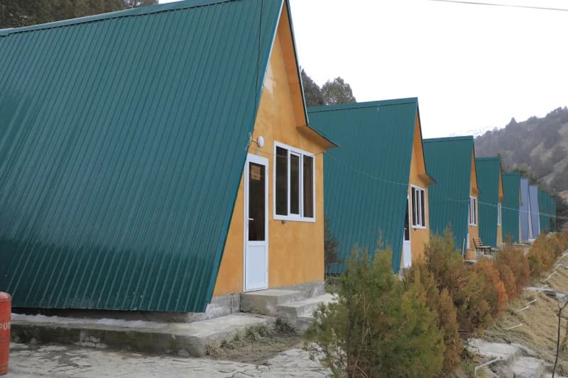 Tog‘ kurortidagi A-karkasli kulbalar
