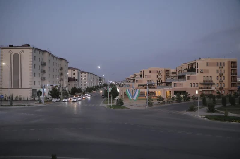 Shahar ko‘chasida kechki harakat