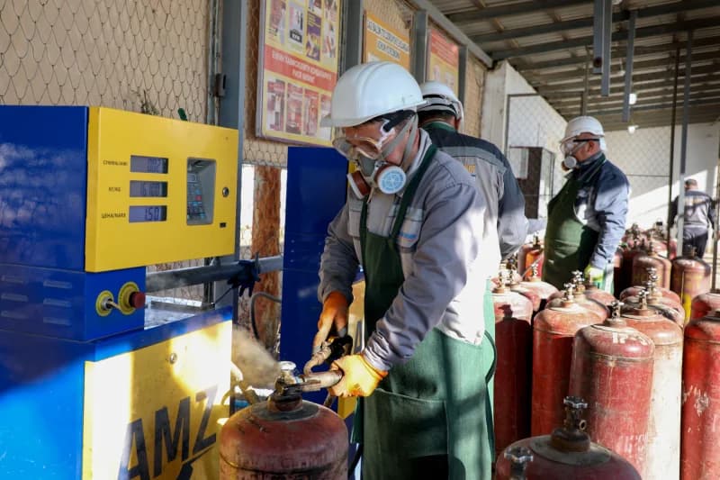 Olis tog‘li hududlarga suyultirilgan gaz ballonlari yetkazilmoqda - fotosurat 4