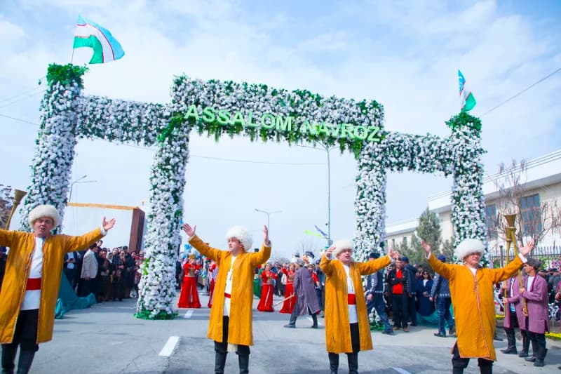 Артисты празднуют весенний праздник Навруз