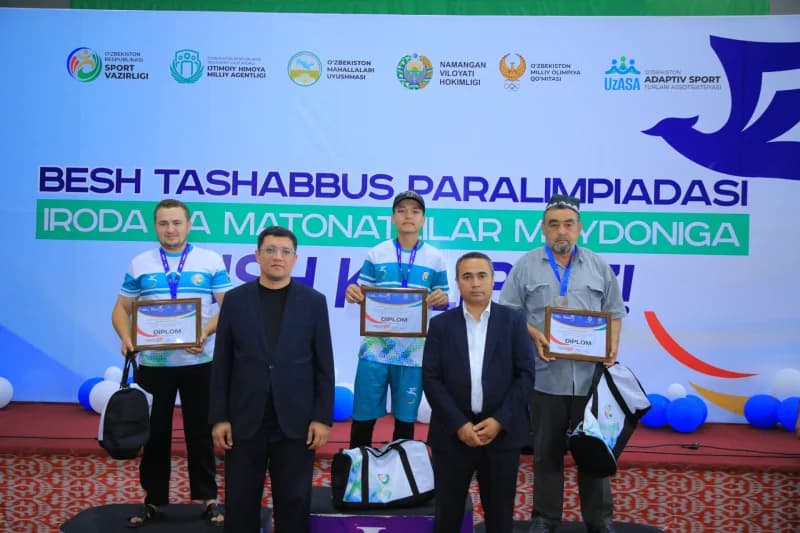 Athletes receive awards at ceremony
