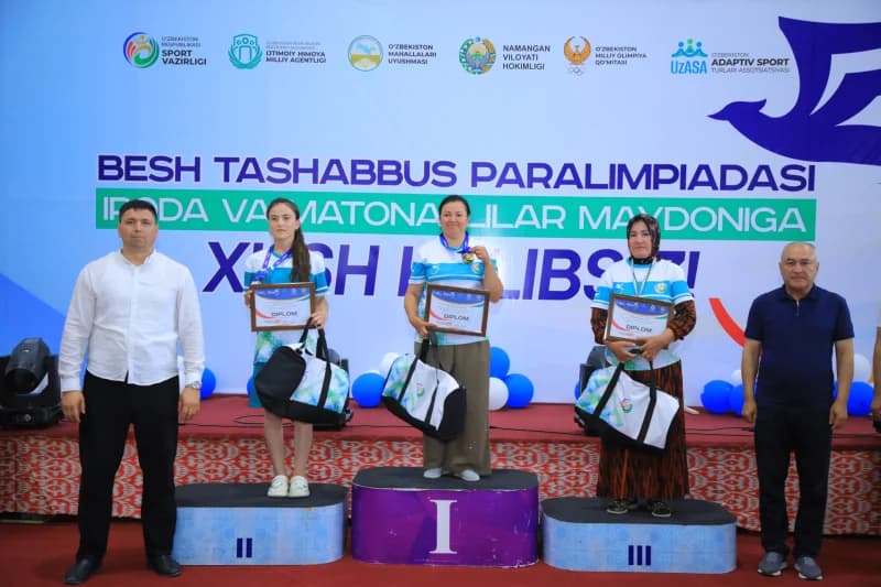 Athletes receive awards at ceremony