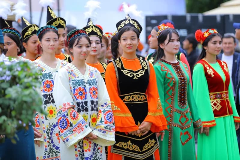 Young women wearing traditional clothing