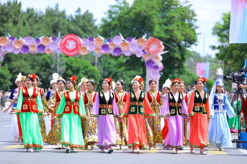 Young women perform traditional dance