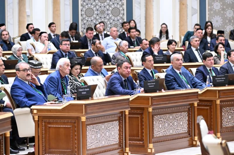 Delegates attend formal conference session