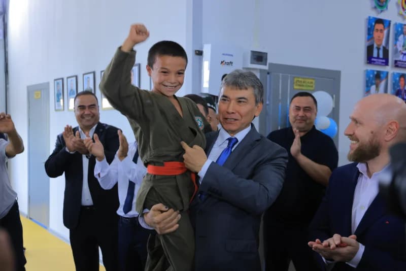 Официальный подъем молодого дзюдоиста