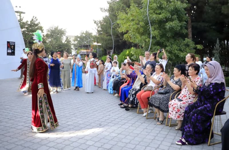 Xalqlar doʻstligi kuniga bagʻishlangan bayram tadbiri oʻtkazildi - фото 9