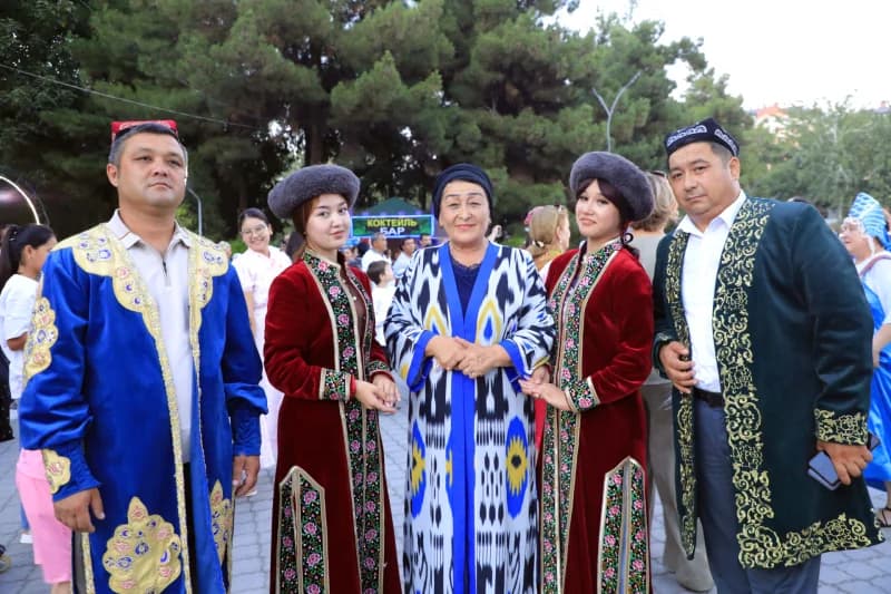 Xalqlar doʻstligi kuniga bagʻishlangan bayram tadbiri oʻtkazildi - фото 15
