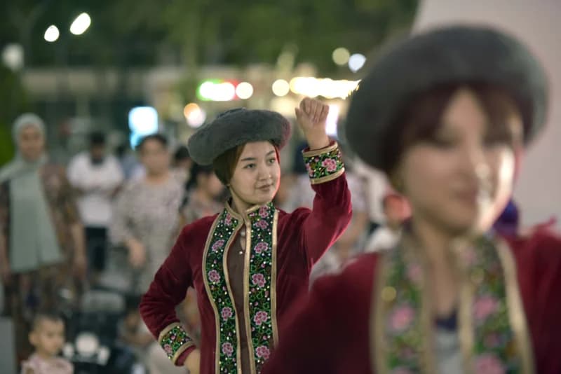 Xalqlar doʻstligi kuniga bagʻishlangan bayram tadbiri oʻtkazildi - фото 16