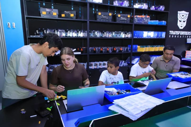 Qo‘qonda innovatsion taʼlimga xizmat qiluvchi laboratoriya foydalanishga topshirildi - фото 13