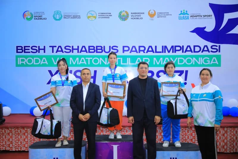 Athletes receive awards at ceremony