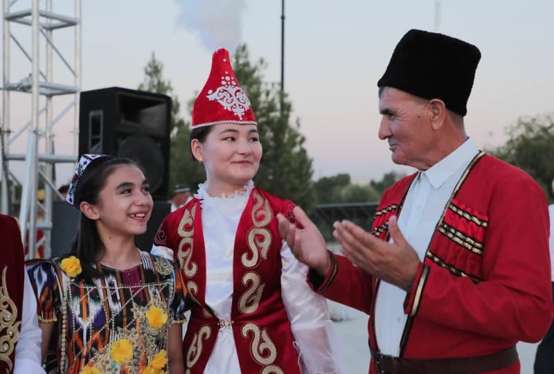 Люди в традиционной одежде