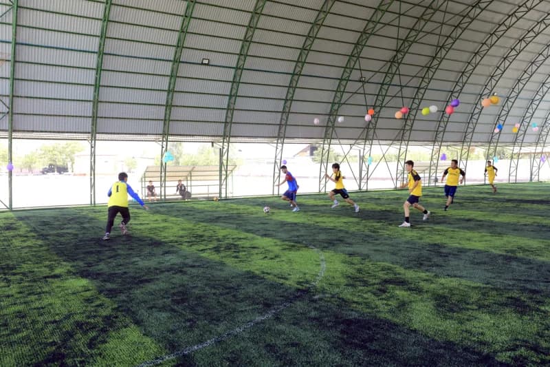 Mustahkam mahallasida zamonaviy mini stadion barpo etildi - fotosurat 6