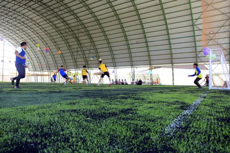 Mustahkam mahallasida zamonaviy mini stadion barpo etildi - fotosurat 9