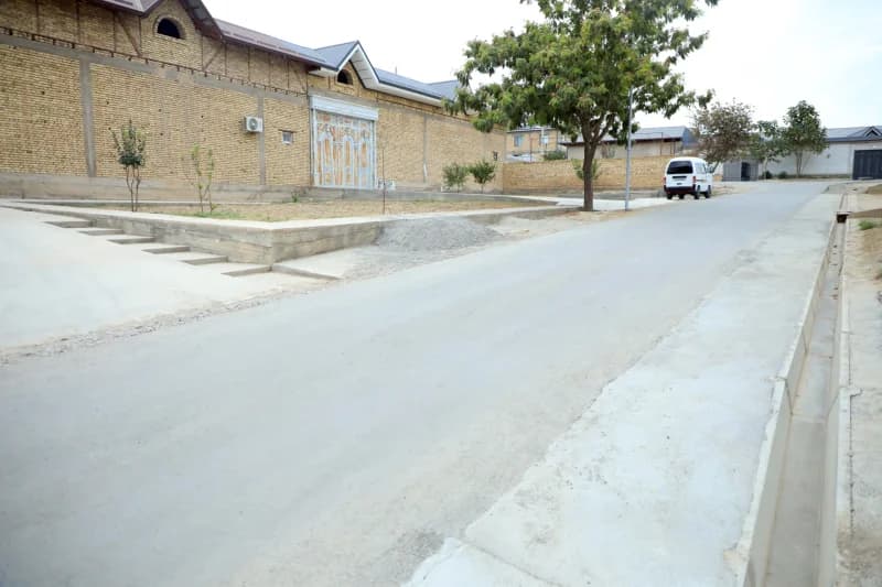 Mustaqillikning 35 yilligi arafasida mahallalarda bunyodkorlik ishlari avjida - fotosurat 24
