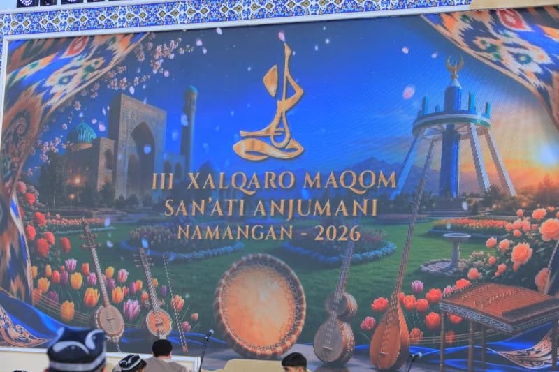 Stage screen featuring text and illustrations