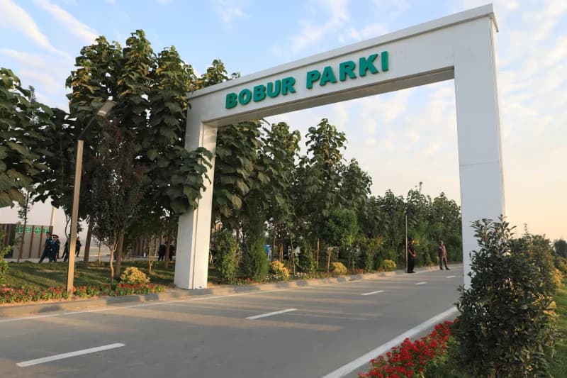 Entrance arch of Bobur Park