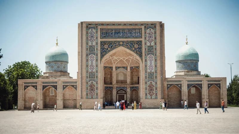 Hazrati Imom majmuasi — muqaddas meros