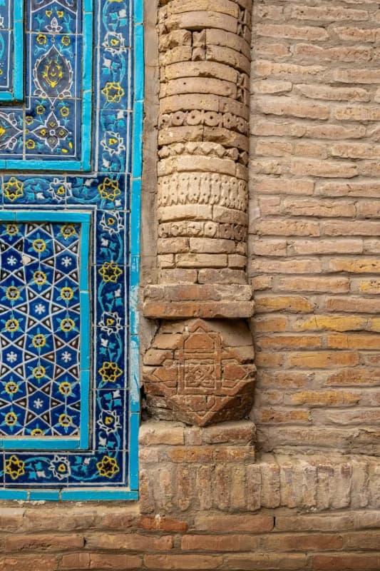 Gʻishtdan yasalgan ustunlar — qadimiy qurilish sanʻati