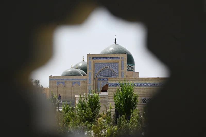 Beshmergan mahallasida joylashgan Yusuf Hamadoniy ziyoratgohi