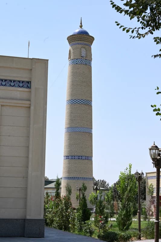 Beshmergan mahallasida joylashgan Yusuf Hamadoniy ziyoratgohi