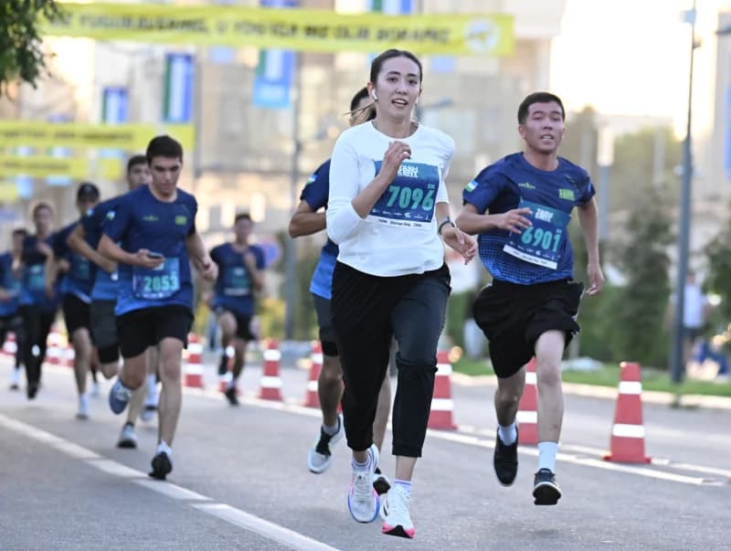 Athletes running in a city marathon event