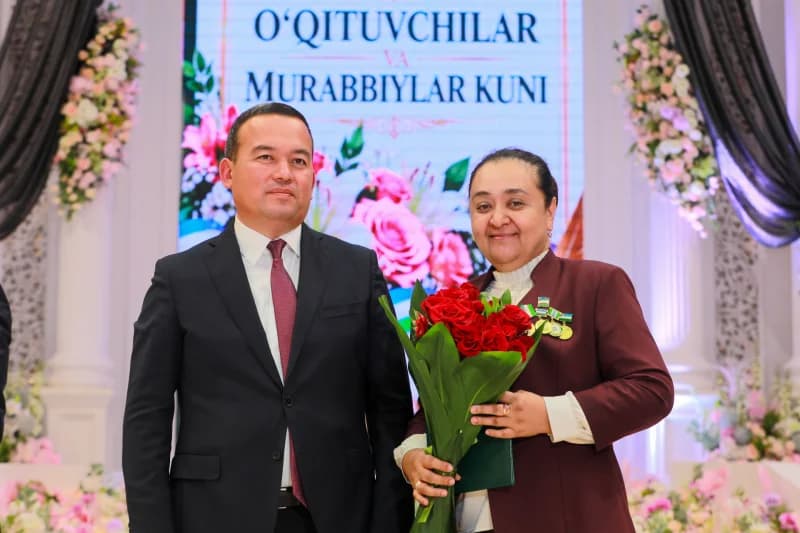 Surxondaryoda o‘qituvchi va murabbiylar sharaflandi