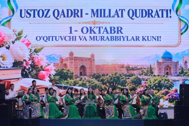 Surxondaryoda o‘qituvchi va murabbiylar sharaflandi