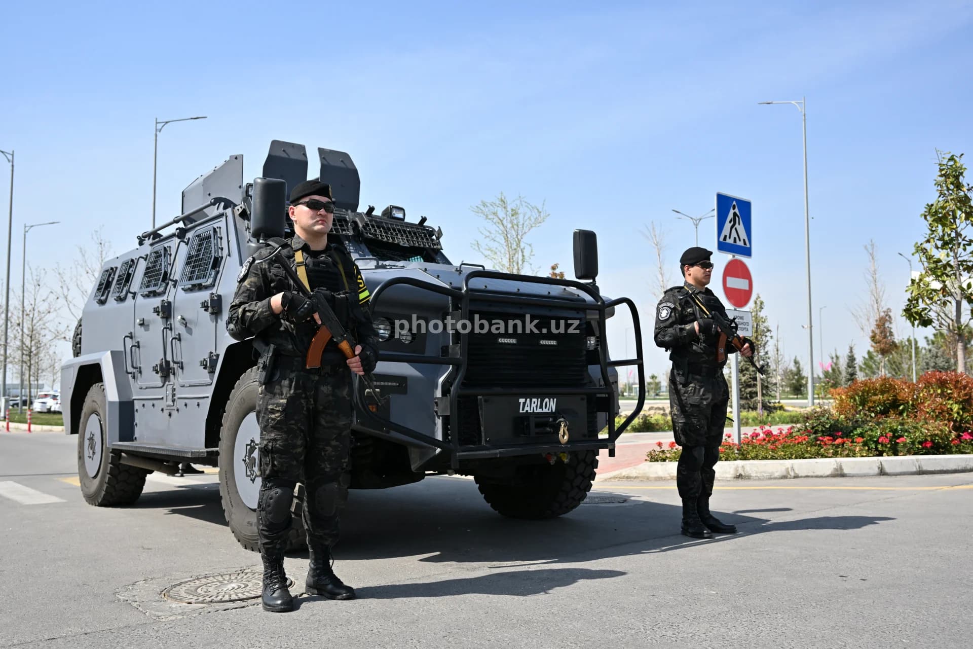 "Tarlon" zirhli avtomobilini qo‘riqlovchi maxsus kuchlar