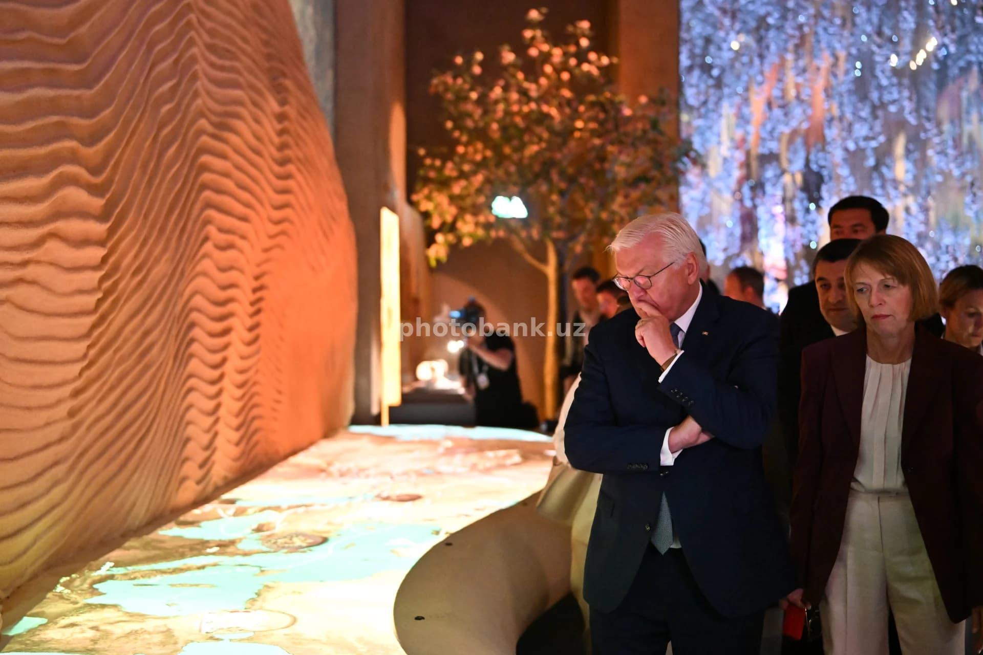 Prezident Frank-Valter Shtaynmayer muzey ko‘rgazmasi bilan tanishdi