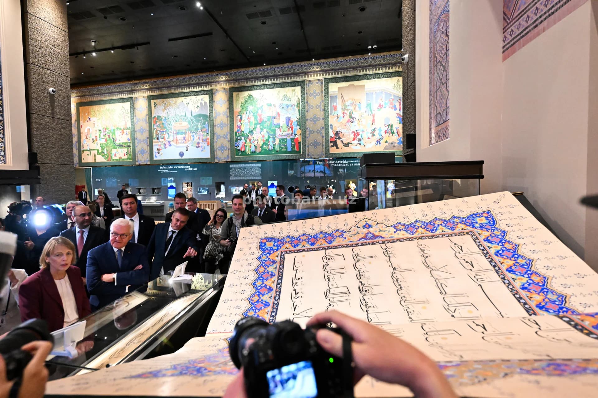 Prezident Frank-Valter Shtaynmayer muzeyga tashrif buyurdi