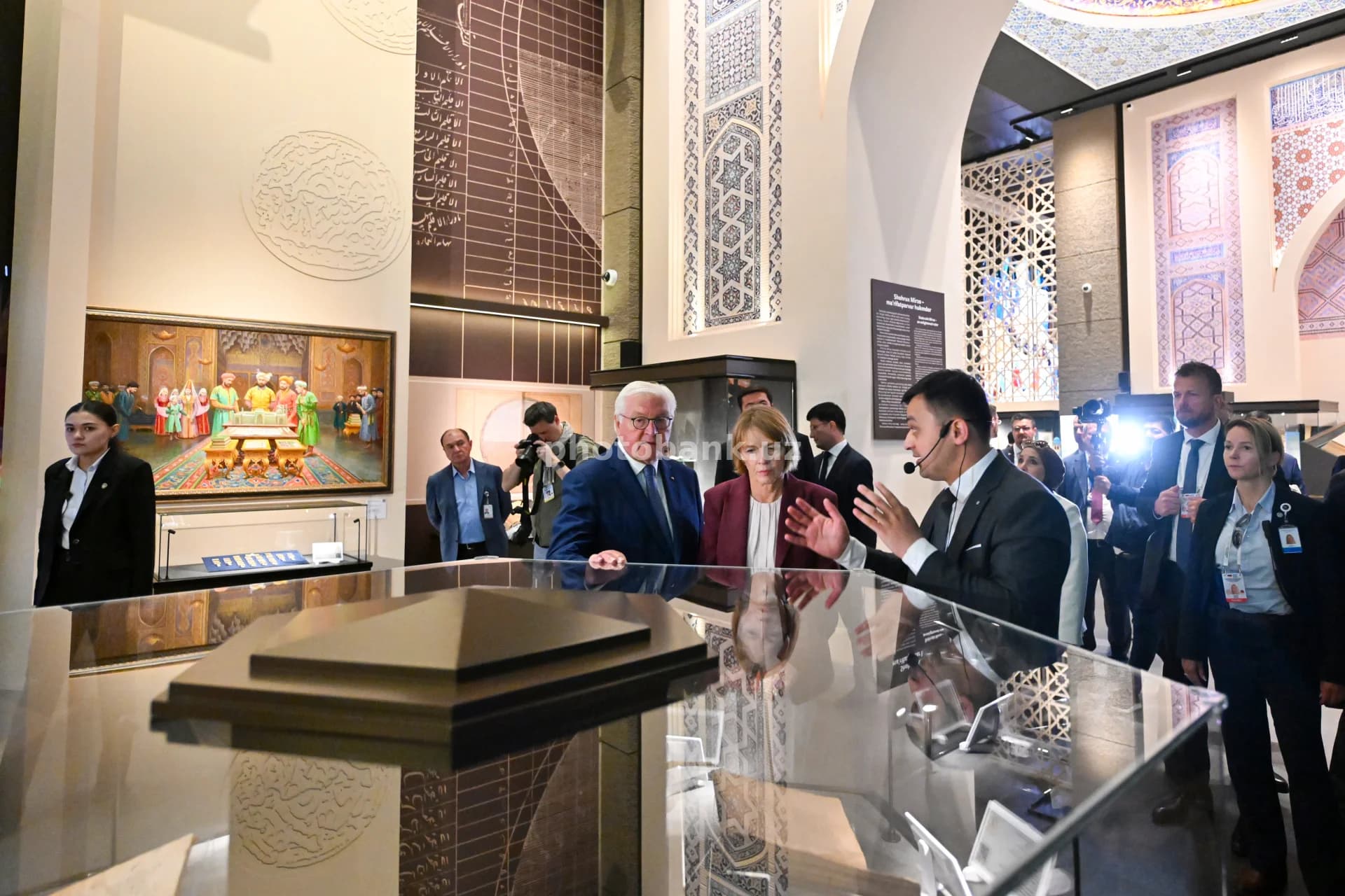 Prezident Frank-Valter Shtaynmayer muzeyga tashrif buyurdi
