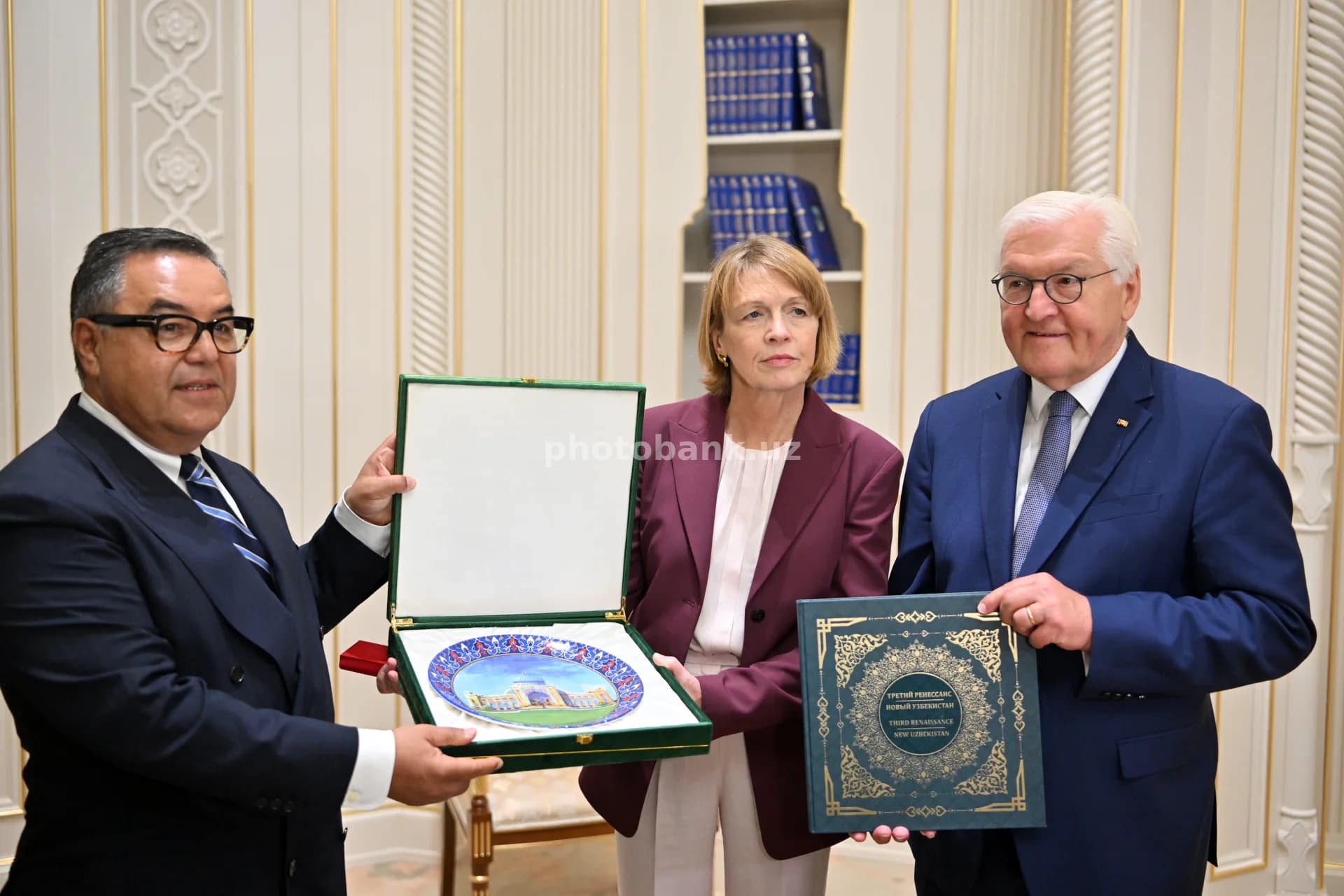Prezident Frank-Valter Shtaynmayerga esdalik sovg‘alari topshirildi