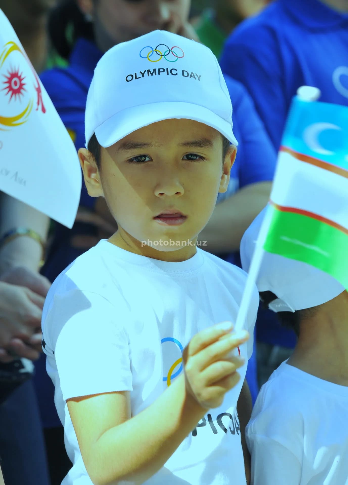 Olimpiya kunini nishonlayotgan yosh bola