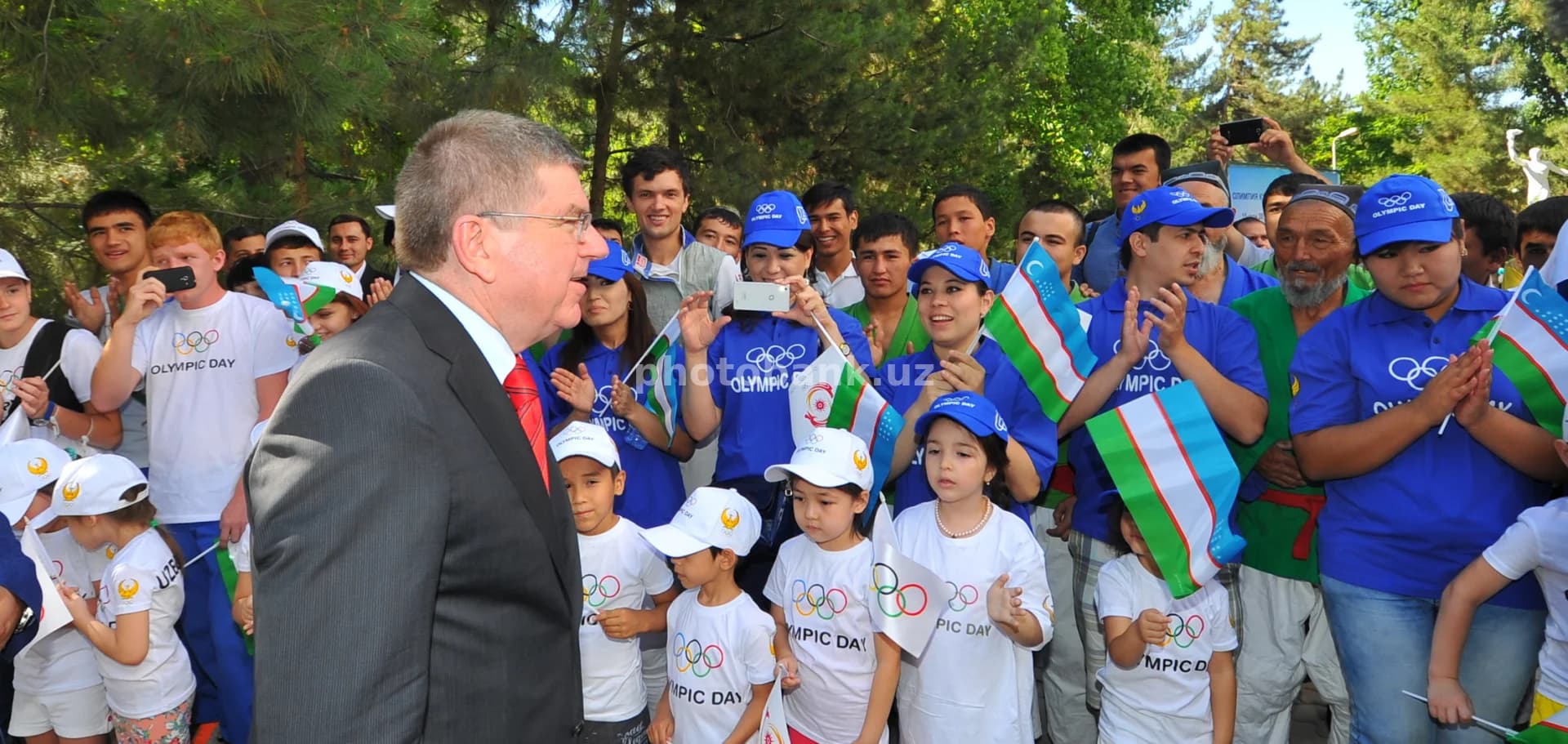 Tomas Bax Olimpiya kunida yoshlar bilan uchrashdi