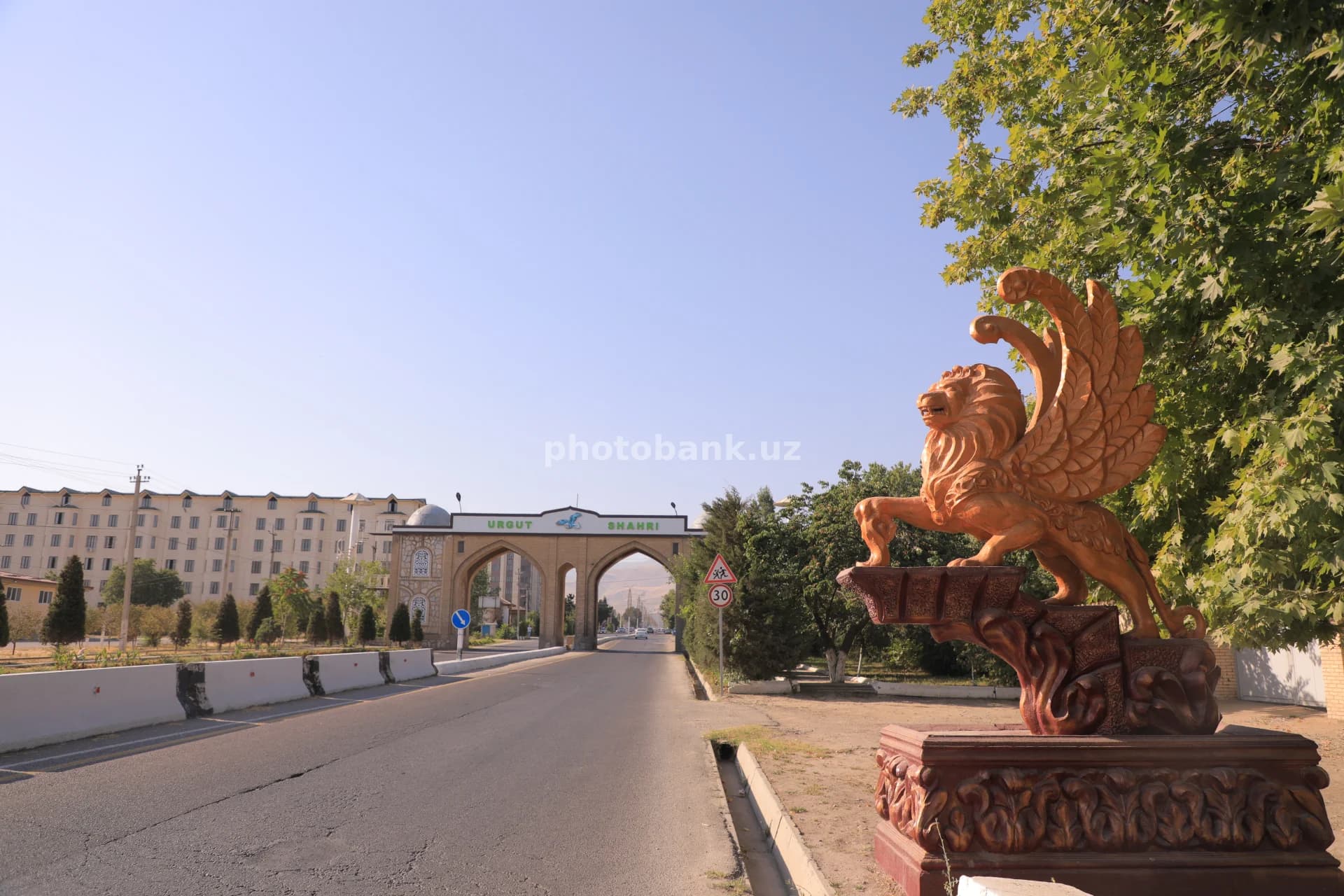 Urgut shahriga kirish arkasi