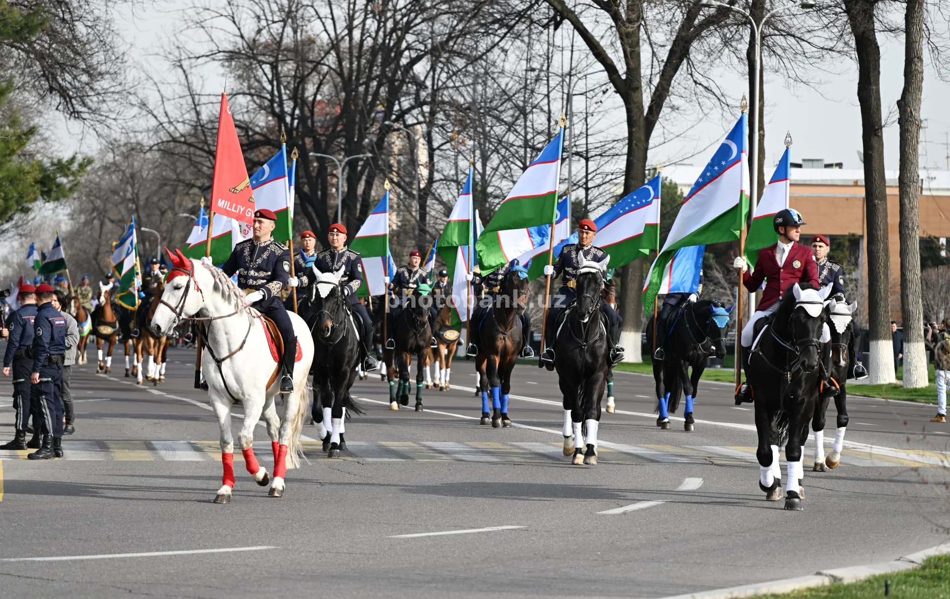 Toshkent shahrida Milliy gvardiya otliq askarlari paradi