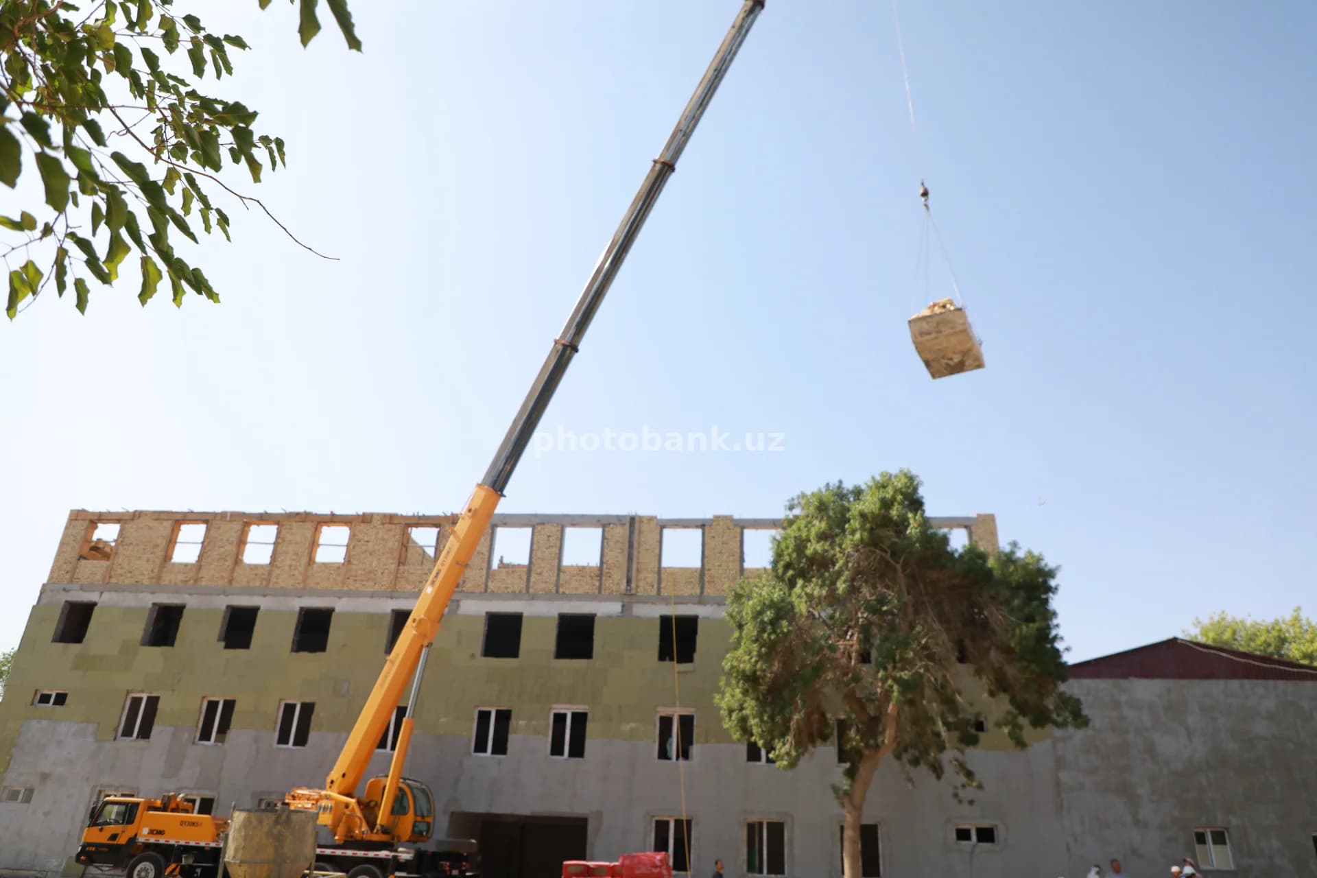 Qurilish kranining obyektdagi yuk ko‘tarish materiallari