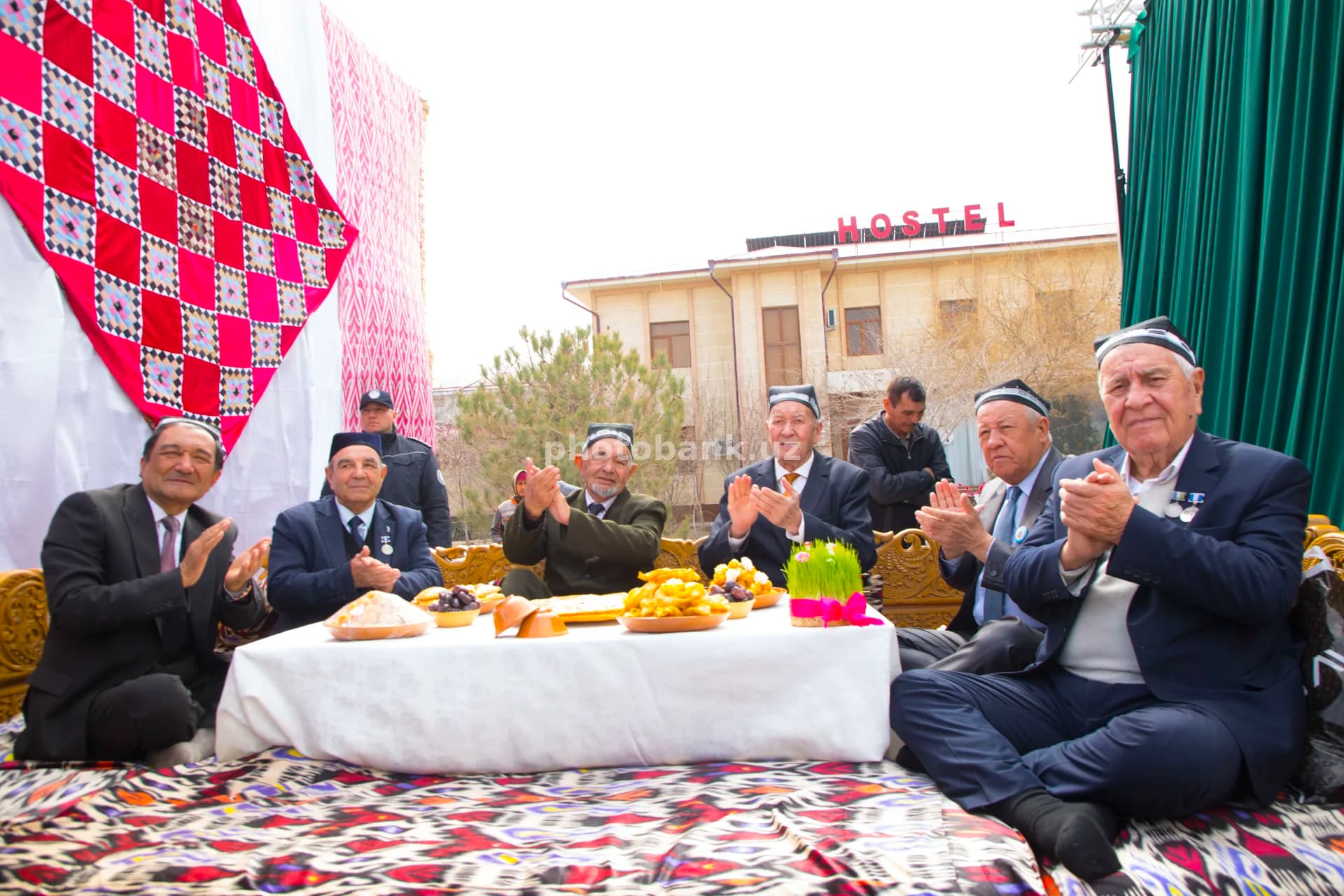 Kattalar Navro‘z bayramini ochiq havoda nishonlamoqda