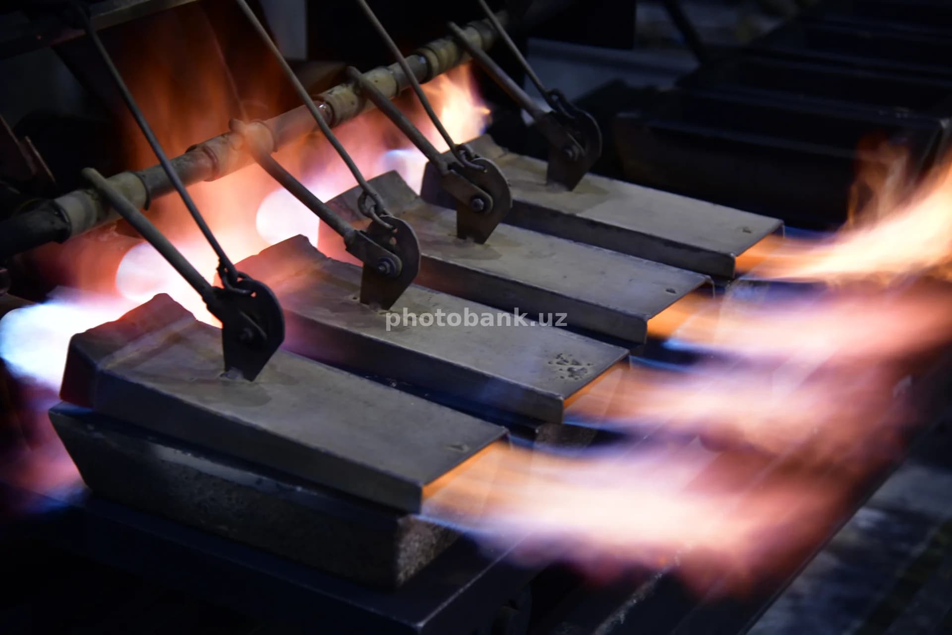Sanoatda metallarni qizdirish jarayoni