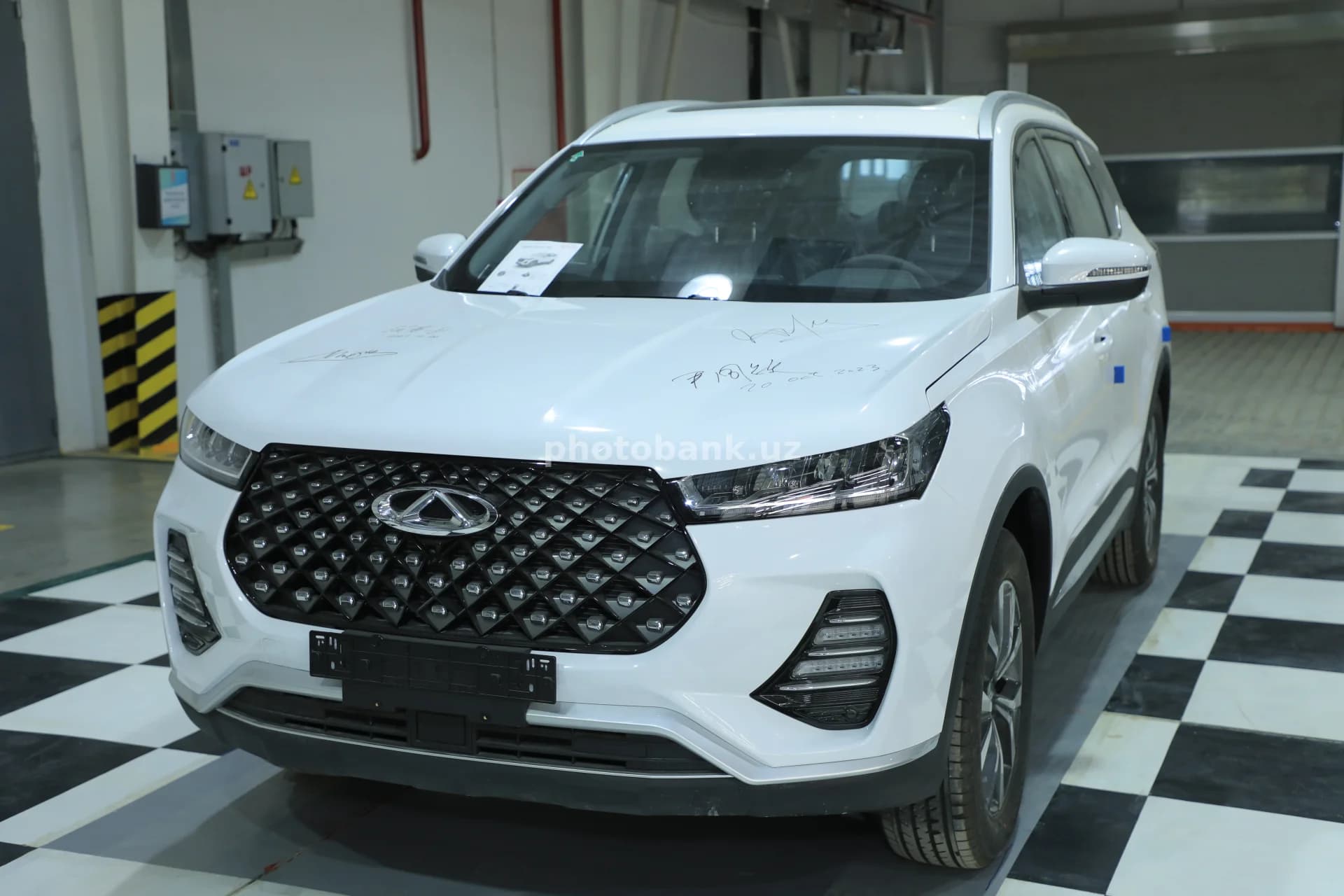 Новый внедорожник Chery на сборочном заводе