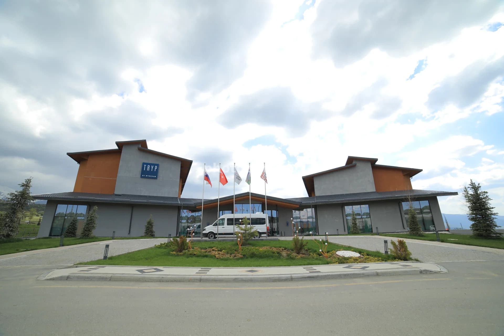 Wyndham mehmonxonasining tashqi ko‘rinishi