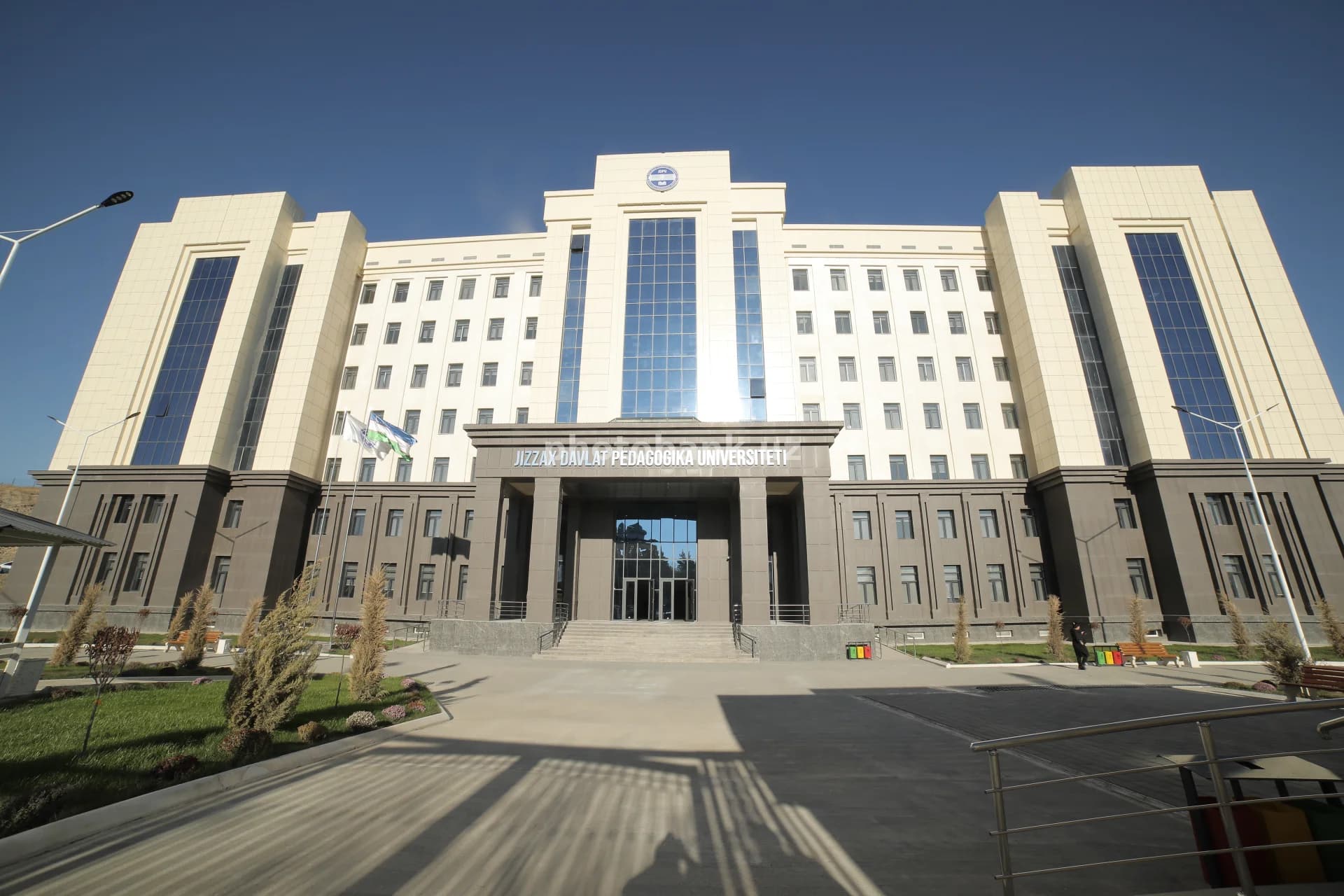 Jizzax davlat pedagogika universiteti Bosh binosi