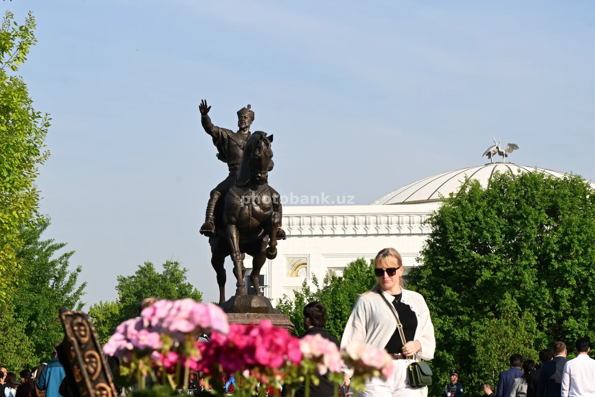 Памятник Амиру Темуру в Ташкенте