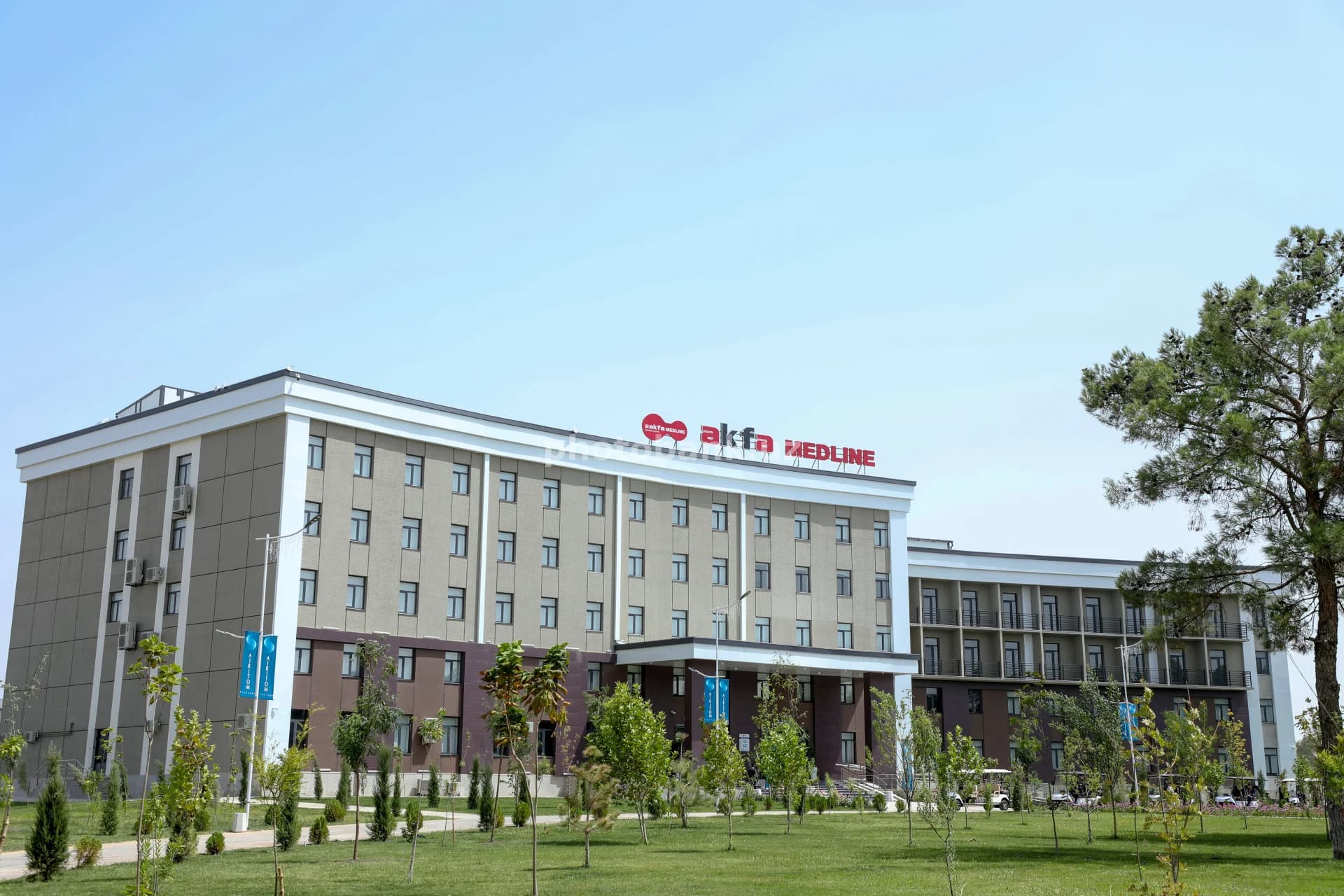 Akfa Medline shifoxonasi binosining tashqi ko‘rinishi
