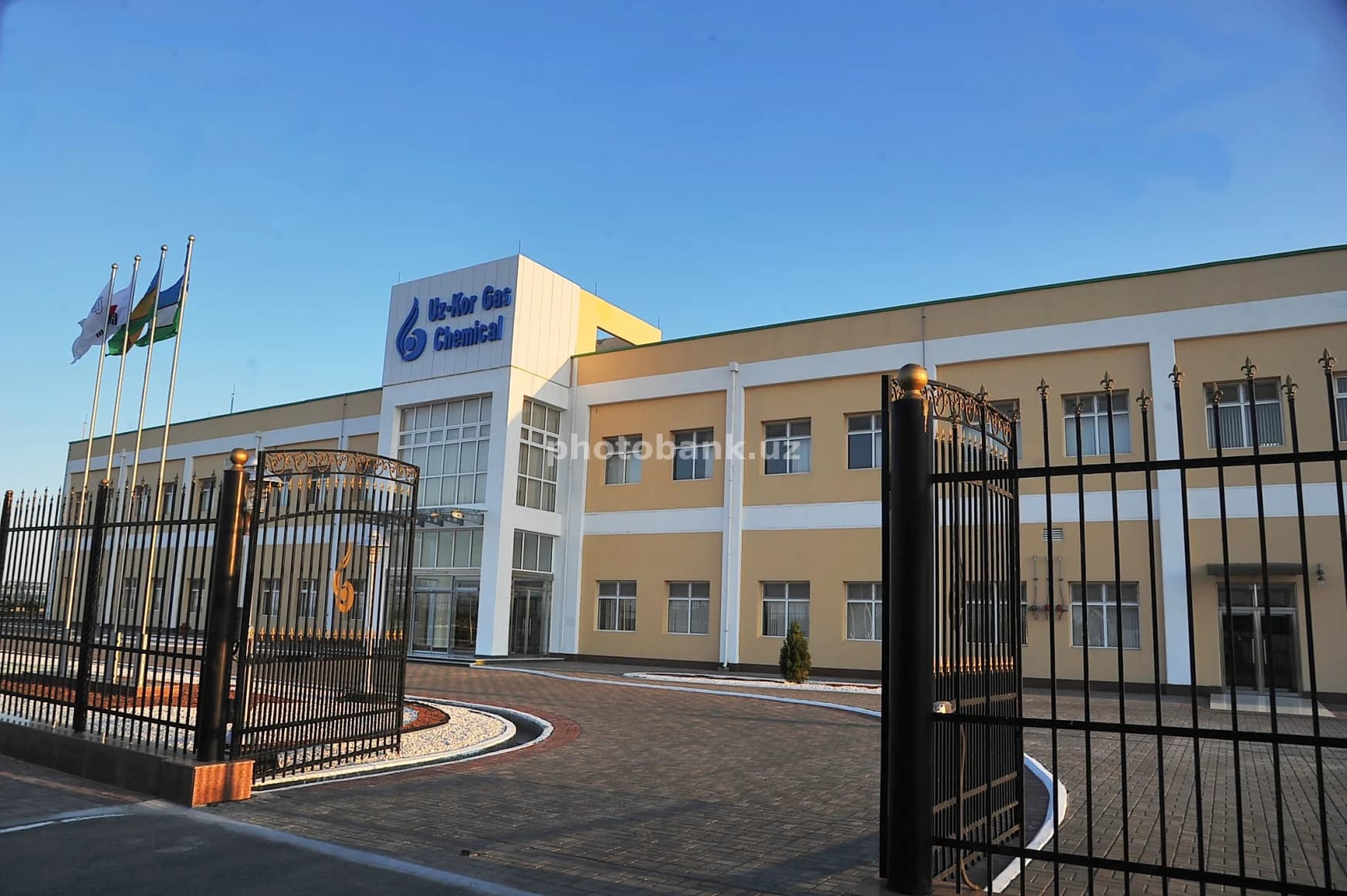 Экстерьер газохимического предприятия "Уз-Кор"