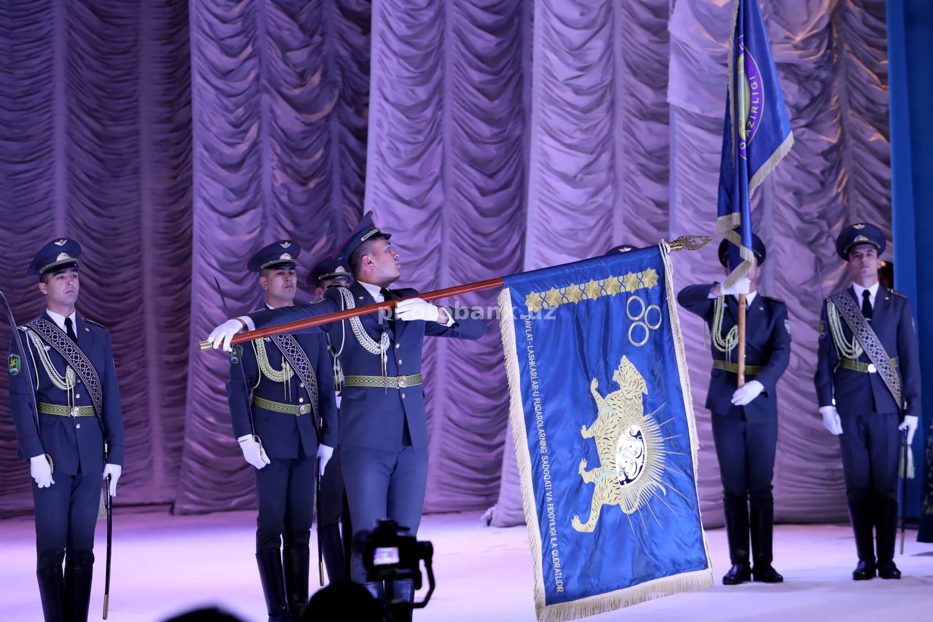 Amir Temur jangovar bayrog‘i