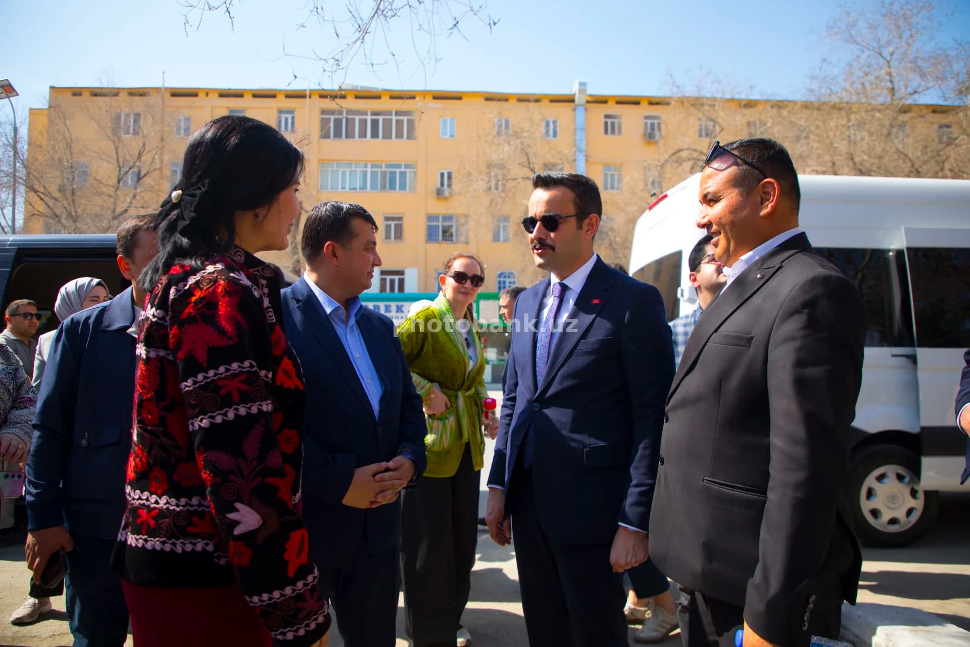 Delegatlar ochiq havoda uchrashadilar